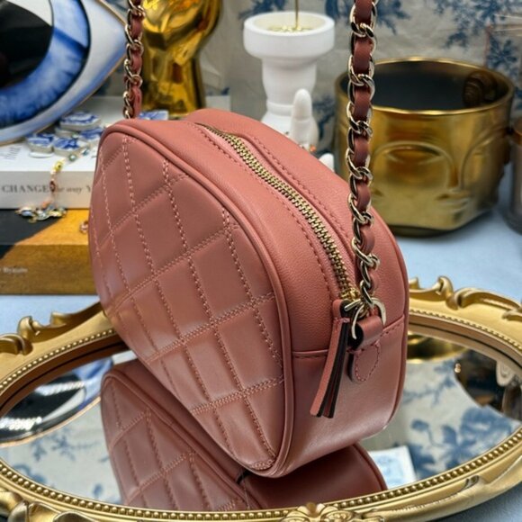 🆕 TORY BURCH 🧿 NWOT Savannah Chain Link Camera Bag, Pink Salmon AUTHENTICATED - Picture 4 of 16